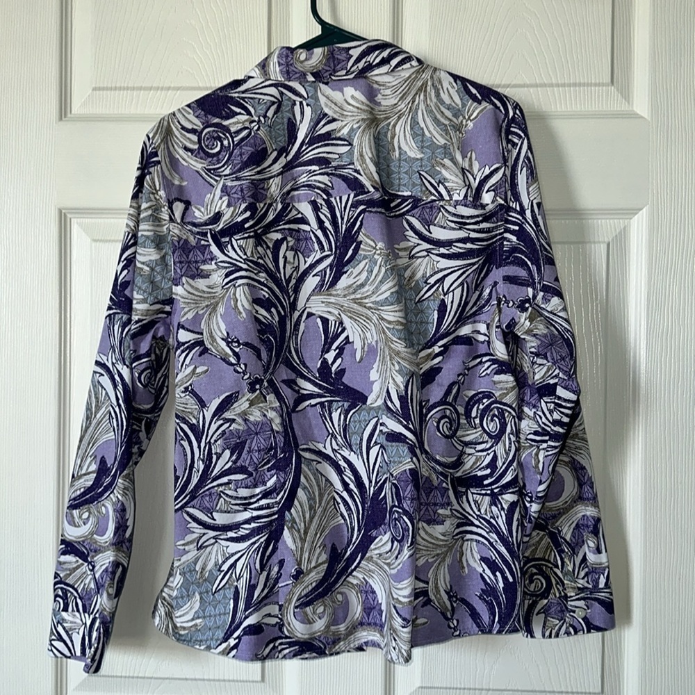 Chico's Wrinkle Resistant Purple Paisley Print Button Up Long Sleeve Shirt Sz 2 - Picture 6 of 6